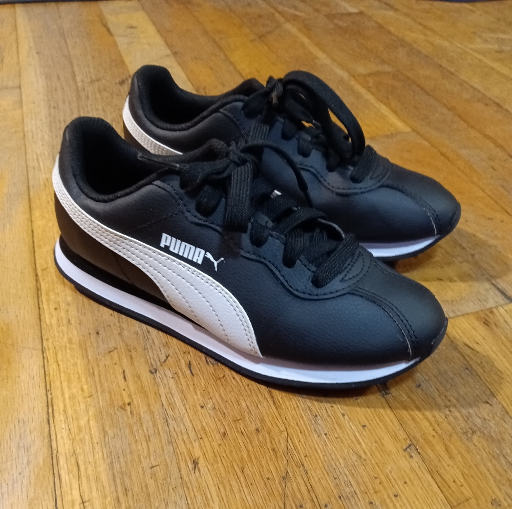 PUMA SNEAKERS